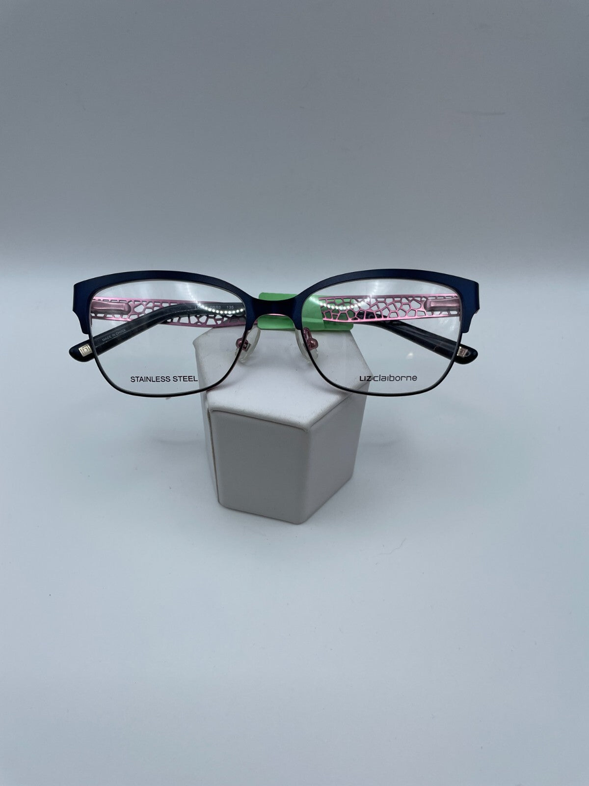 Liz Claiborne Brand L643 Model 52 Eye Blue/Pink NEW