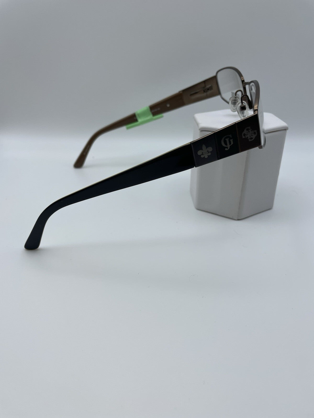 Guess Brand GU1648 Model 53 Eye DKBRN NEW