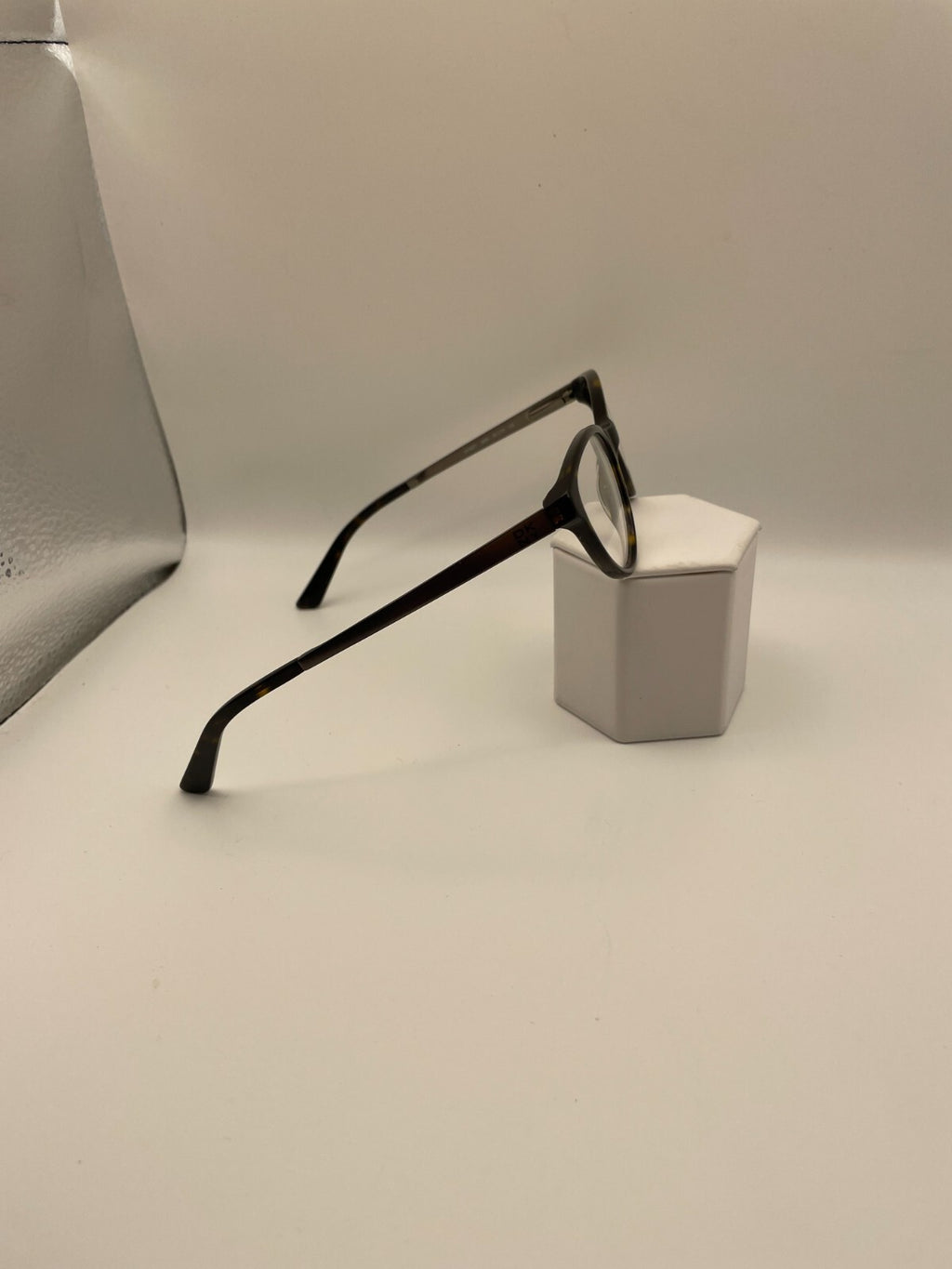 DKNY Brand DY4671 Model 50 Eye Tort NEW