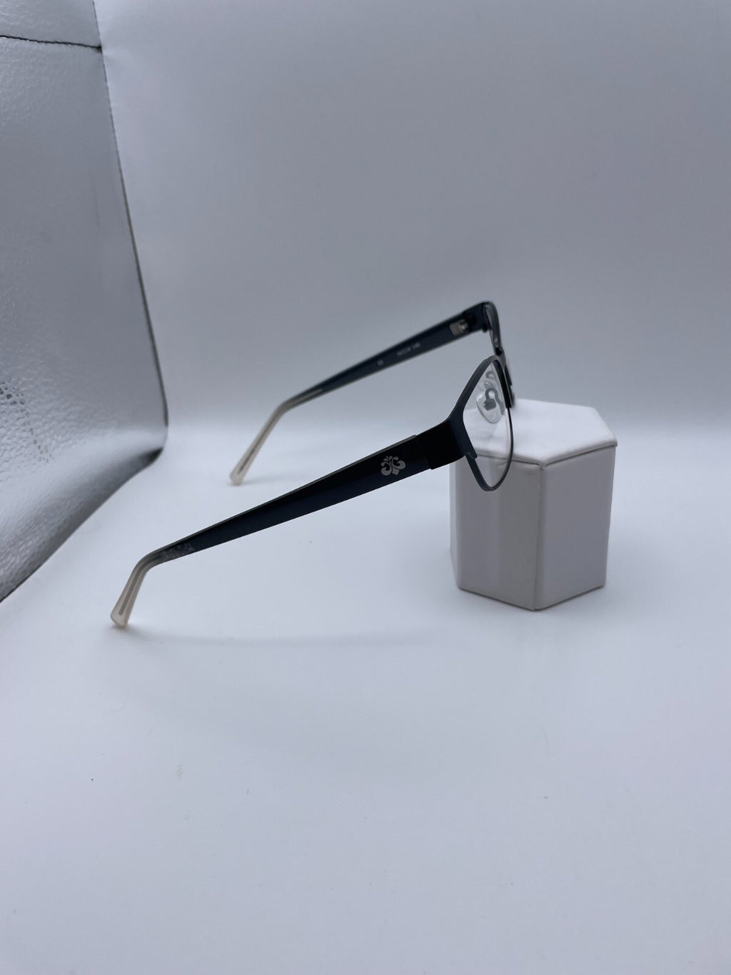 Dereon Brand DOV517 Model 54 Eye Black NEW