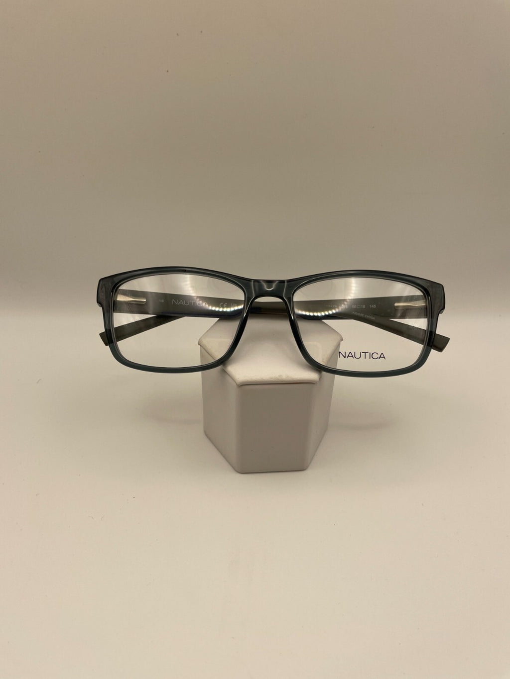 Nautica Brand N8175 Model 56 Eye Crystal Grey NEW
