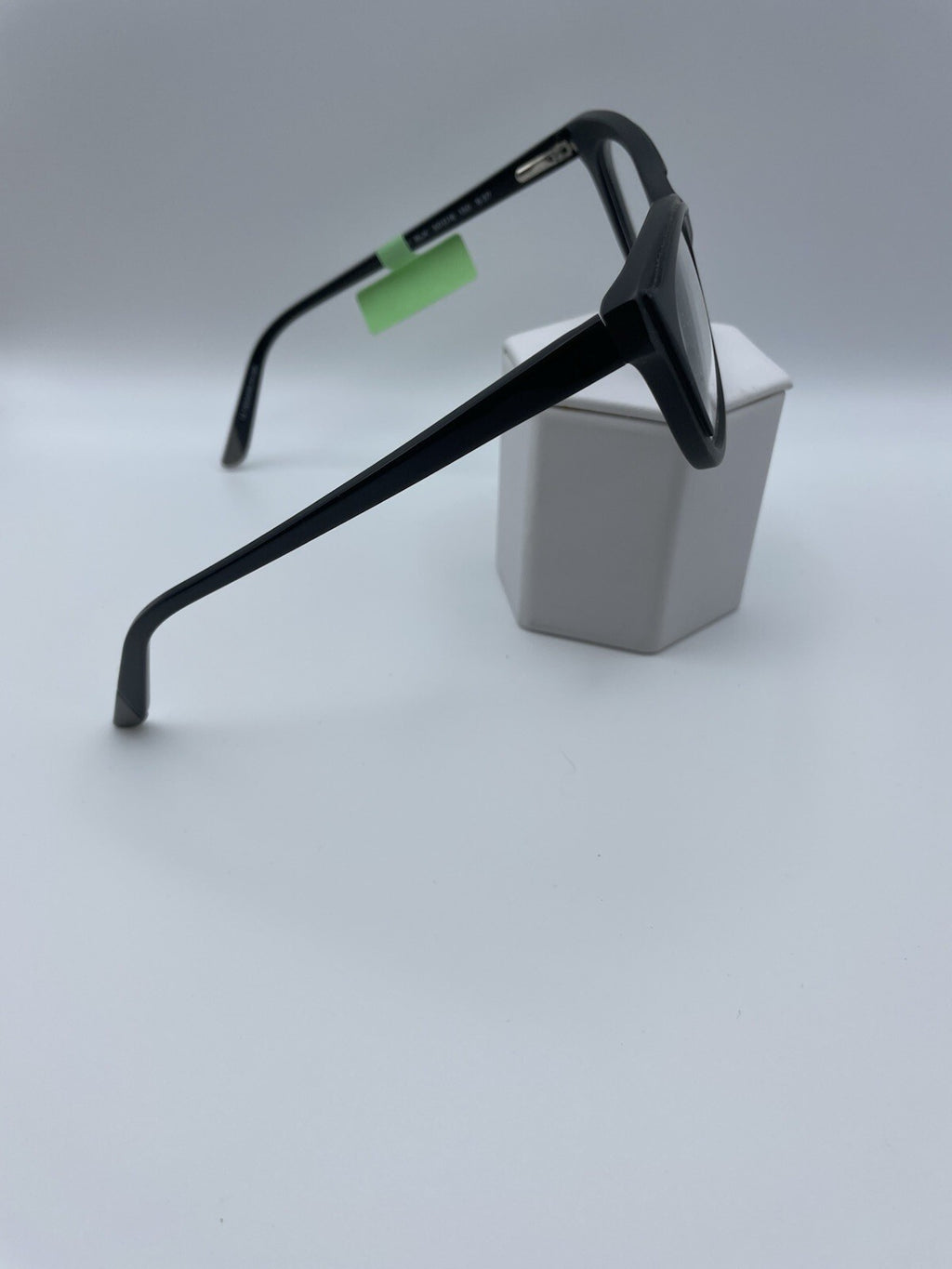 L.A.M.B. Brand LA001 Model 50 Eye BLK NEW