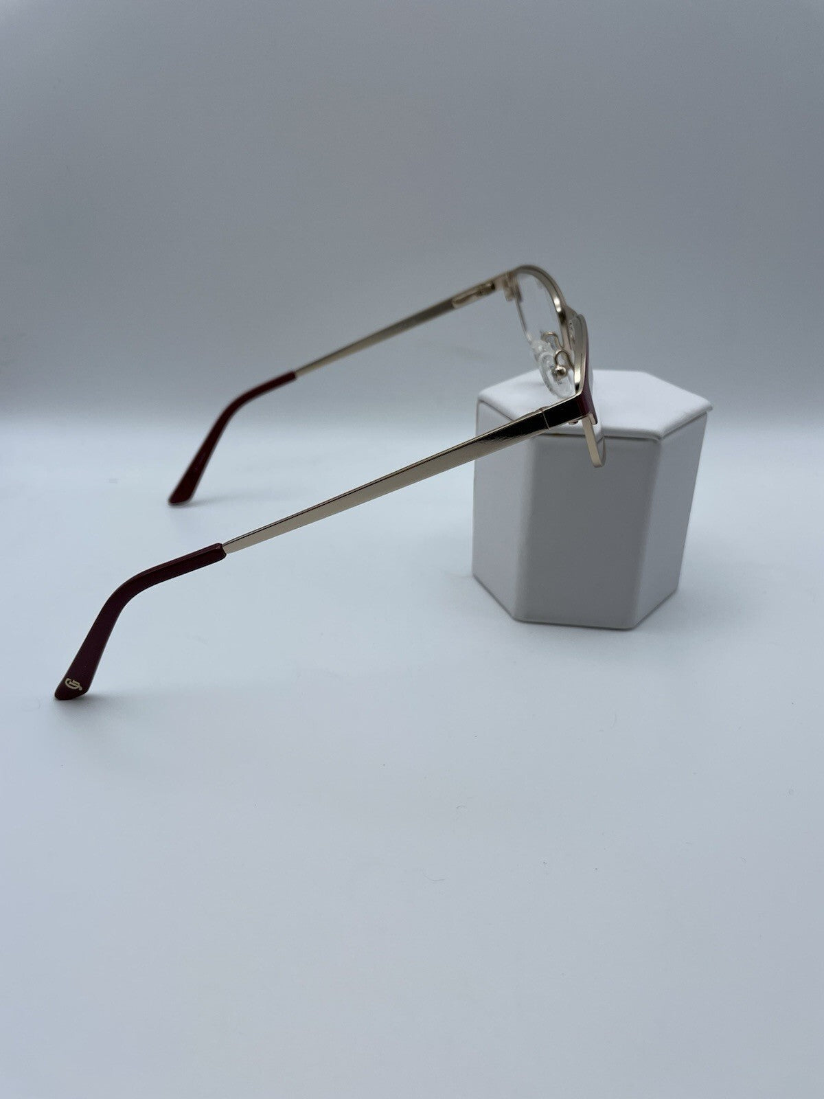 Guess Brand GU 2544 Model 49 Eye Red NEW