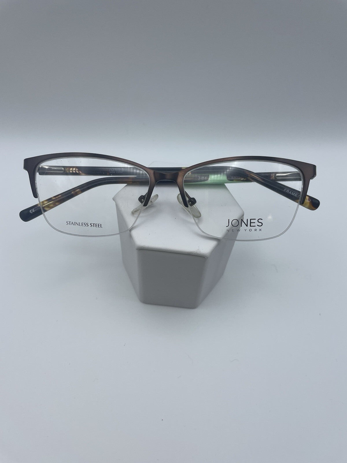 Jones New York Brand J484 Model 53 Eye Brown NEW