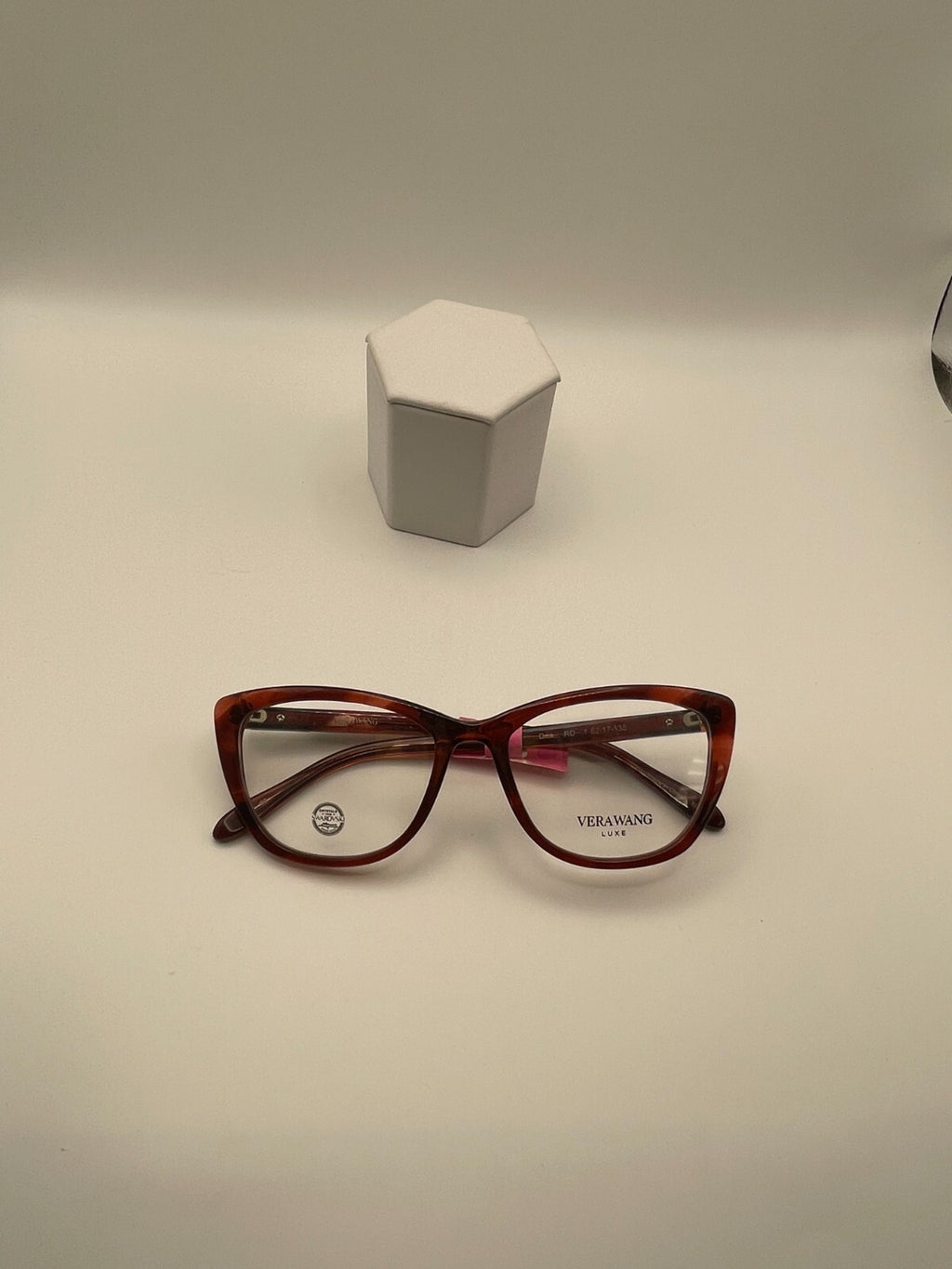 VERA WANG Brand Dea Model 52 Eye Red NEW