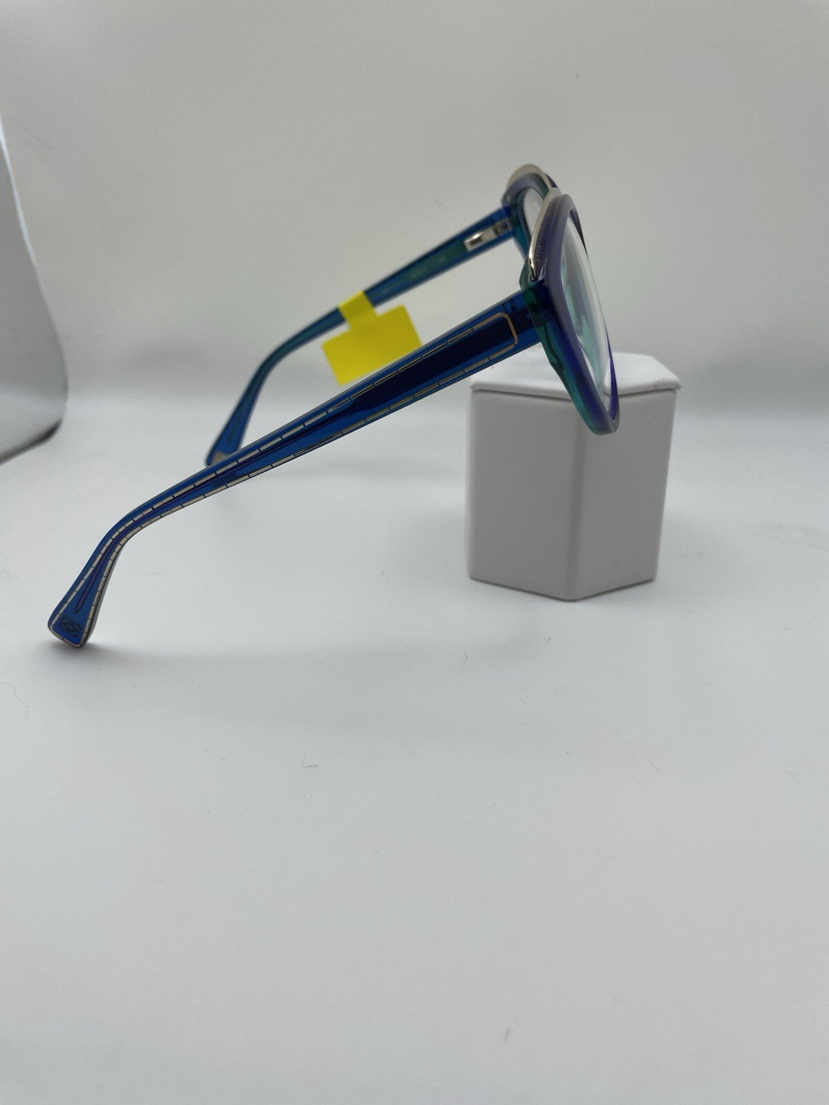 Oscar de la Renta Brand ODLR504 Model 55 Eye Blue NEW
