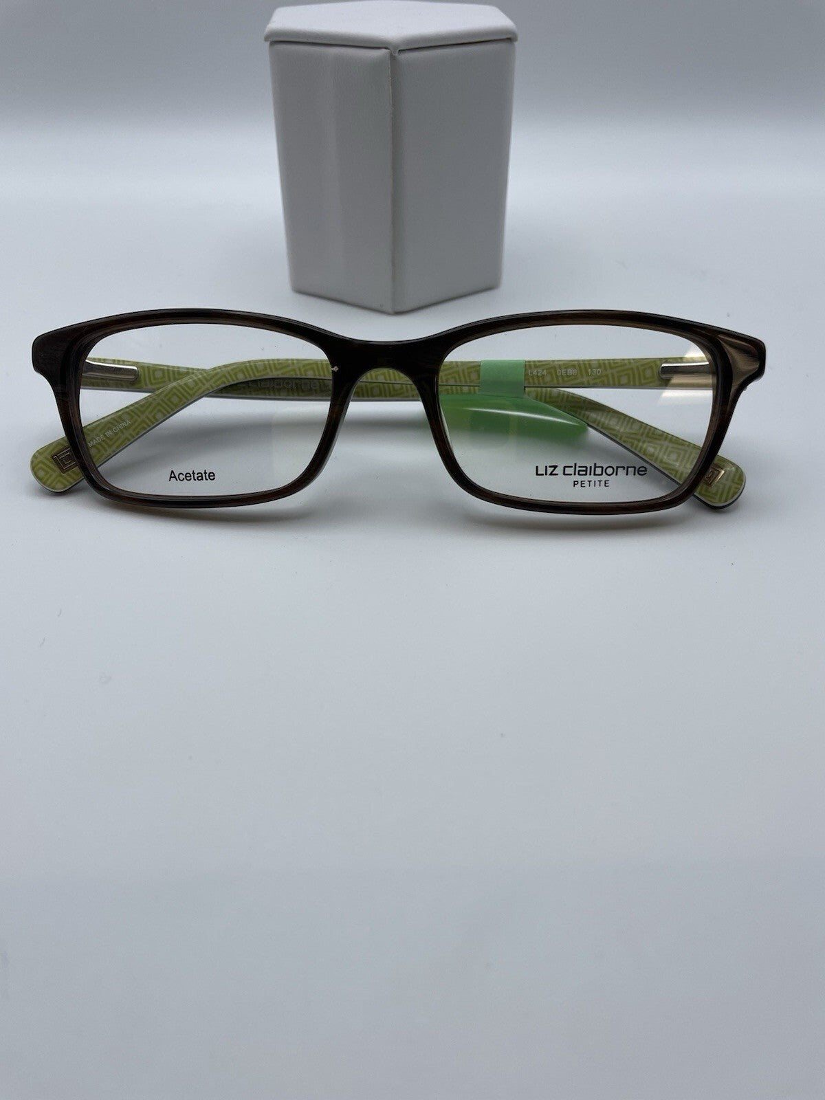 Liz Claiborne Brand L424 Model 48 Eye Brown NEW
