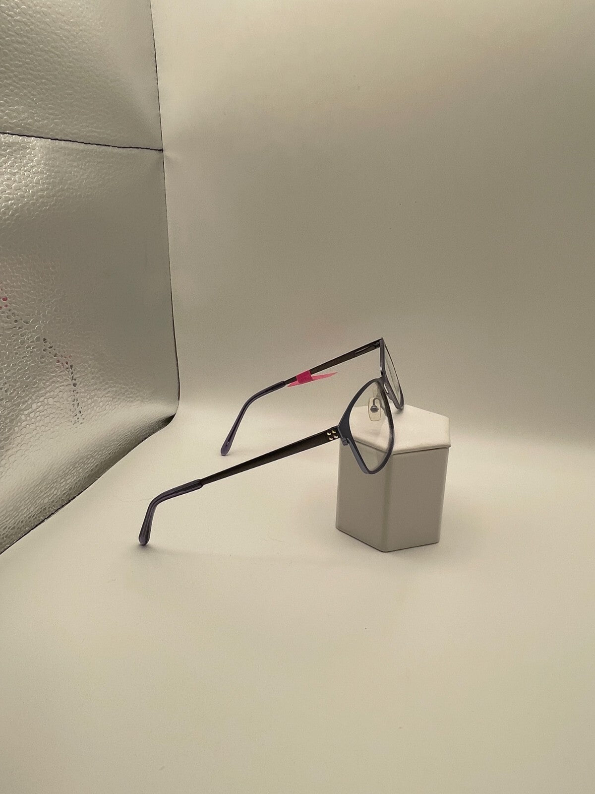 VERA WANG Brand Crystal Model 52 Eye Burgundy NEW