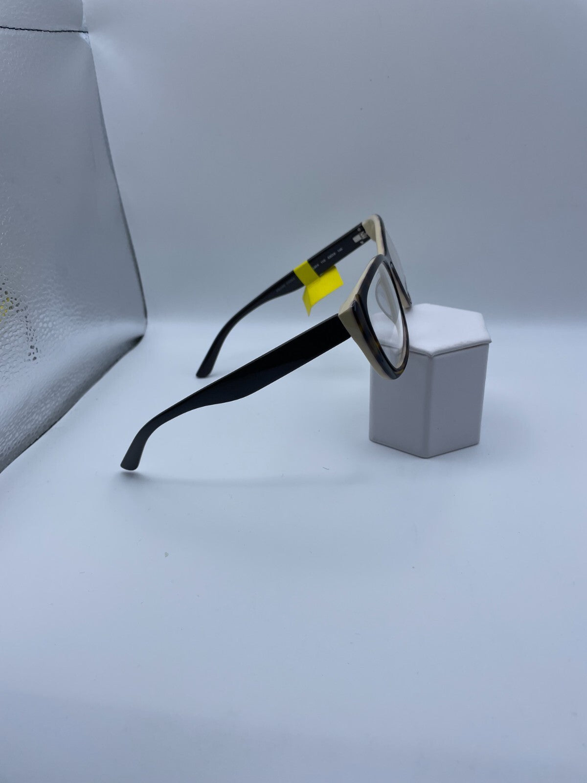 Karl Lagerfeld KL914 Model 53 Eye Tort NEW