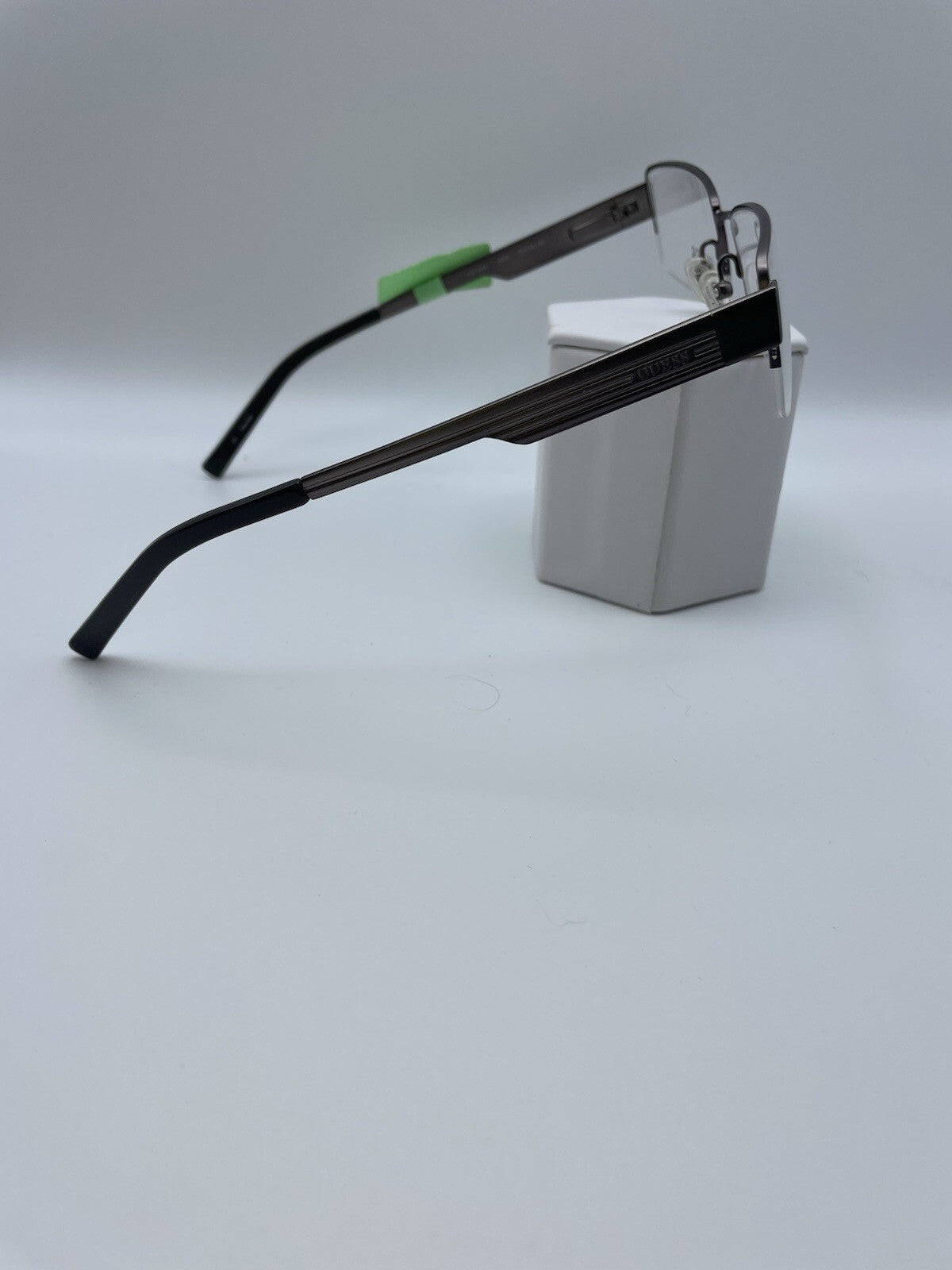 Guess Brand GU1621 Model 54 Eye GUN NEW