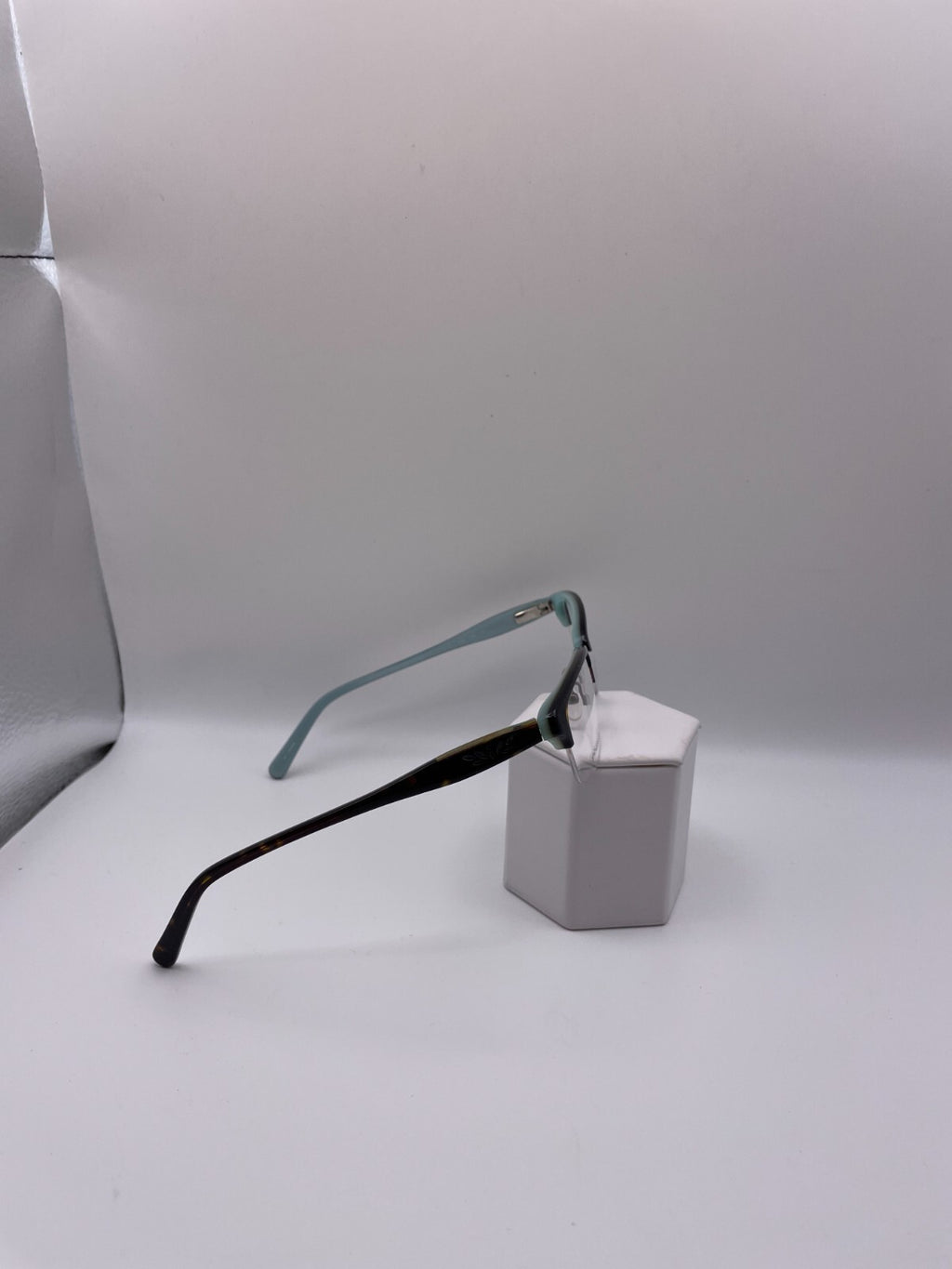 Banana Republic Brand Alea Model 50 Eye Tort NEW