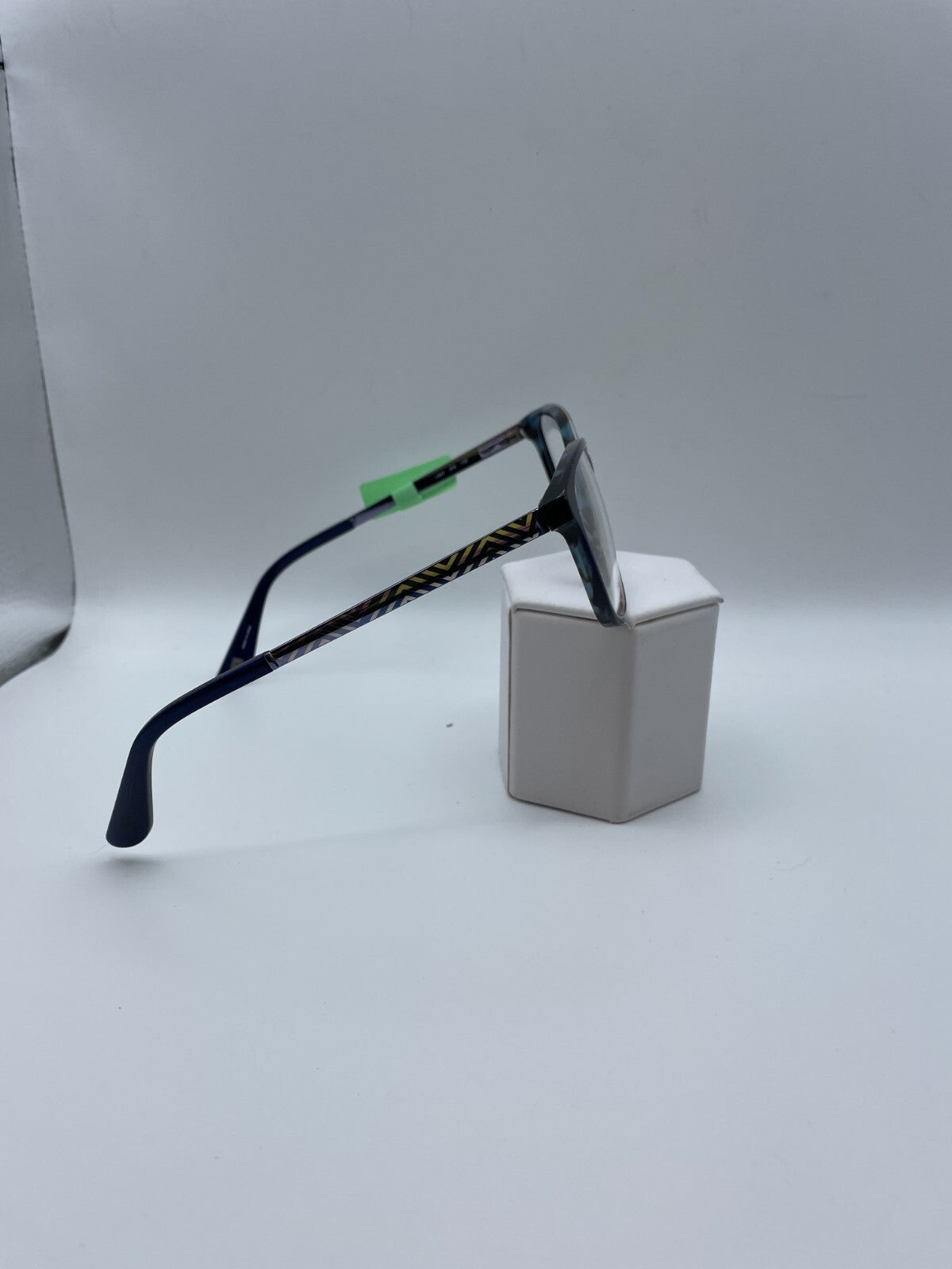 Liz Claiborne Brand L647 Model 52 Eye Blue Tortoise NEW