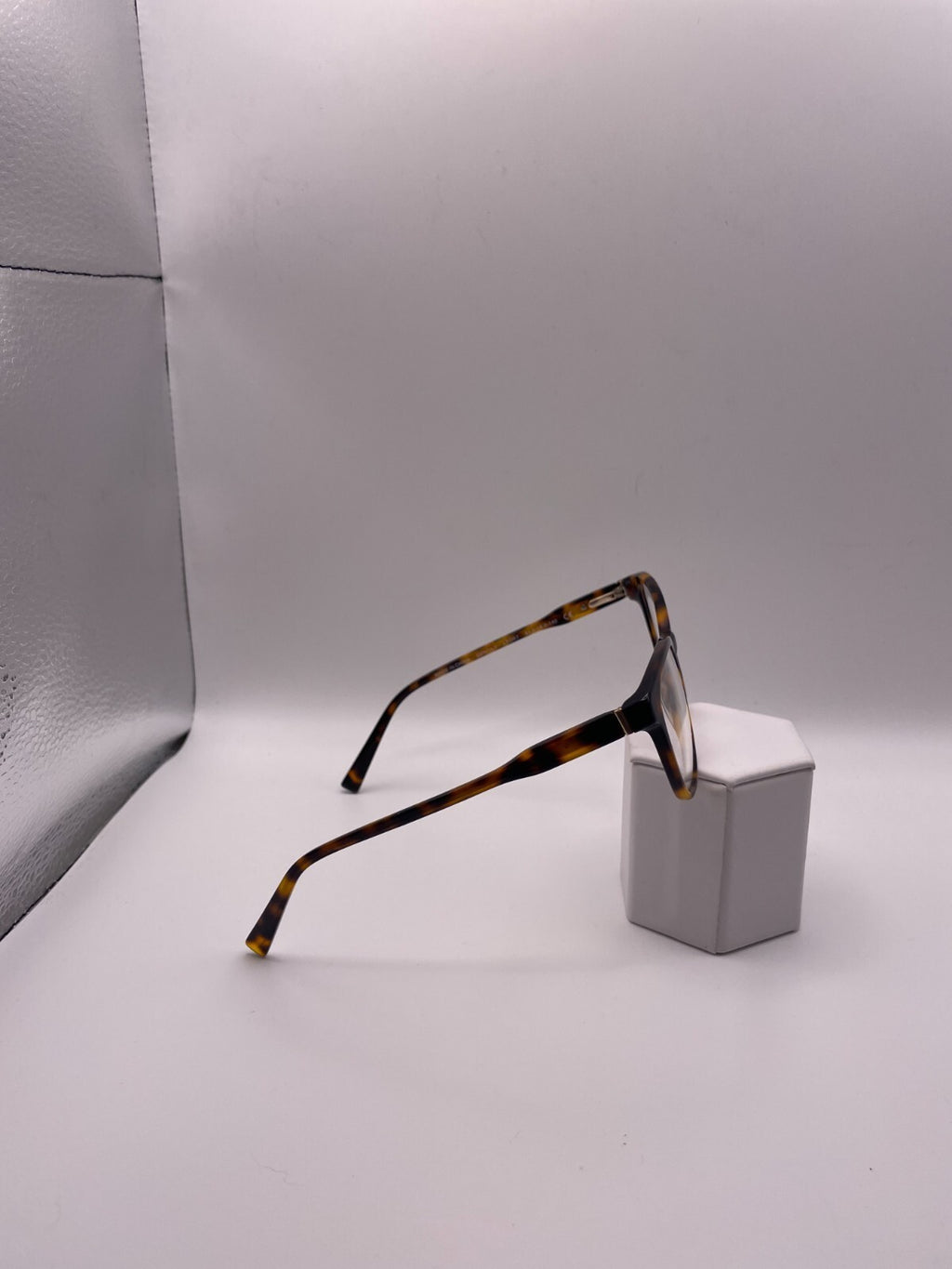 Ellen Degeneres Love Brand Gentily Model 51 Eye Lt Tortoise NEW