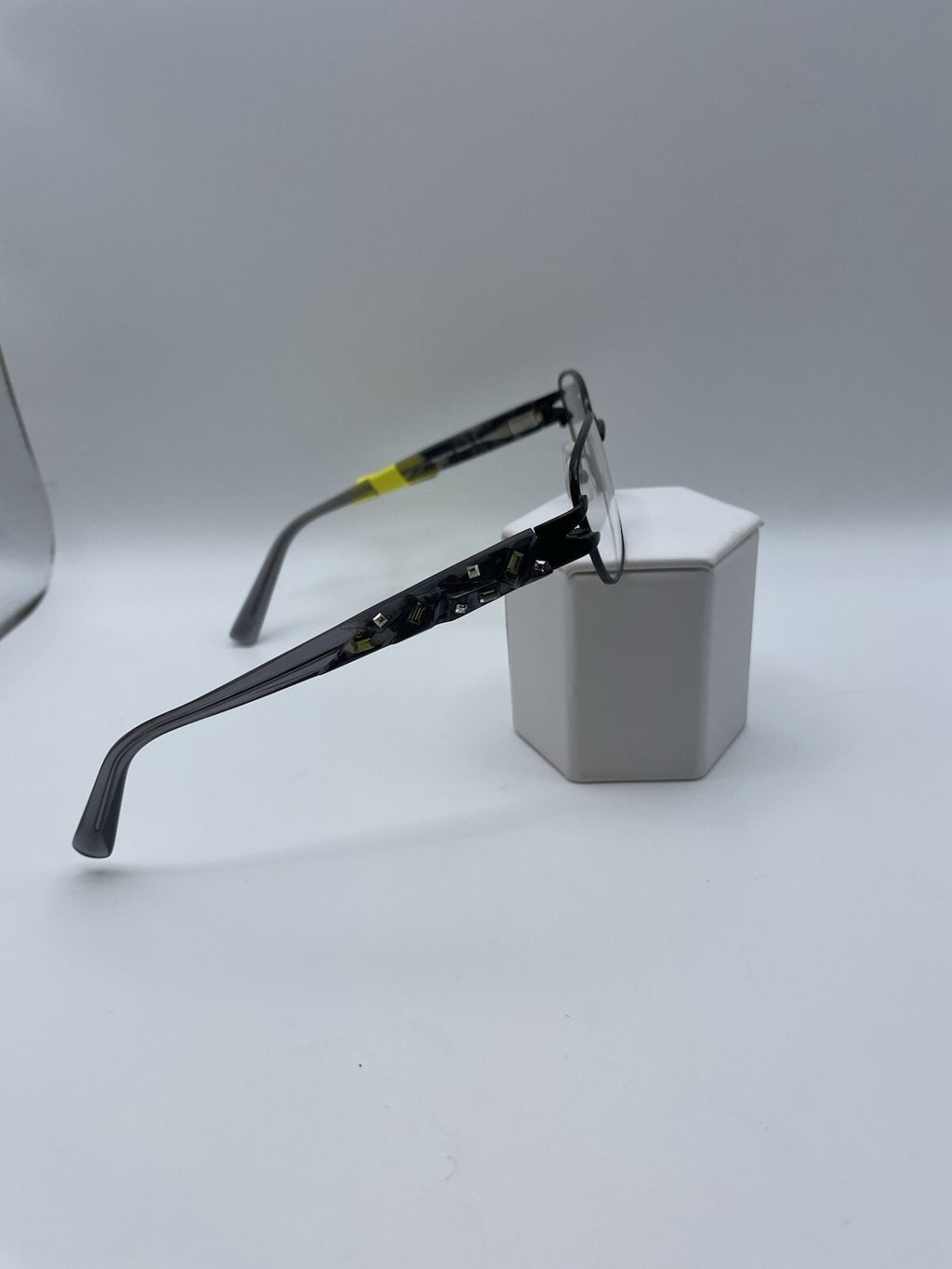 Badgley Mischka Brand Marielle Model 52 Eye Black NEW
