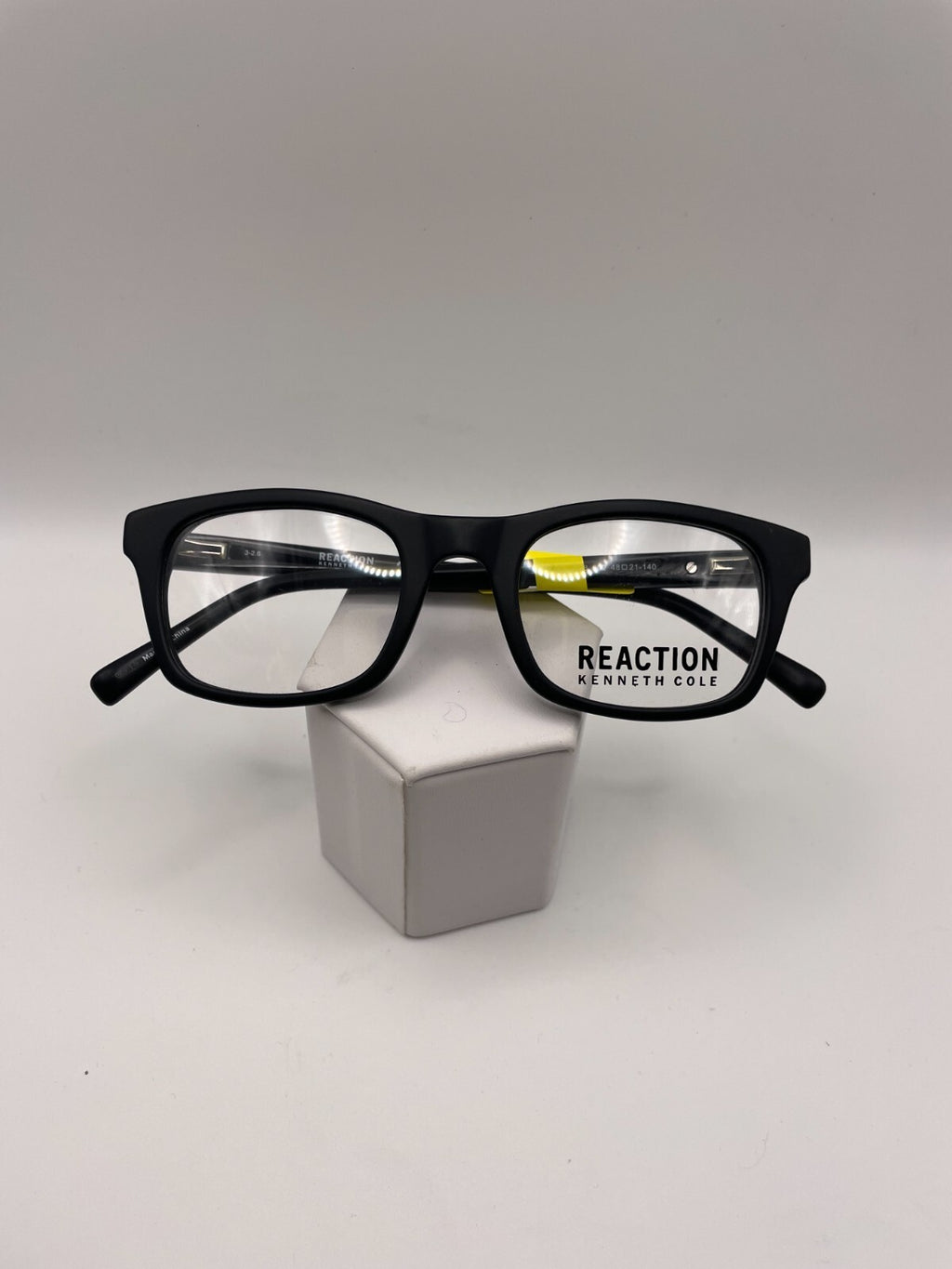 Kenneth Cole Reaction Brand KC0788 Model 48 Eye Black NEW