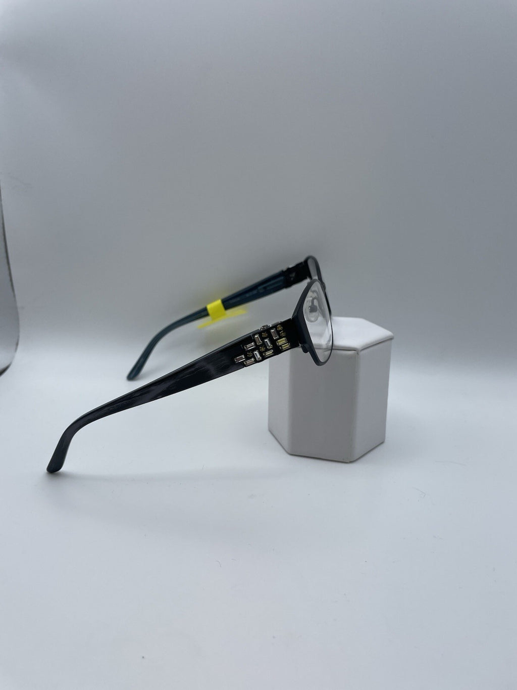 Badgley Mischka Brand Zoe Model 53 Eye Black NEW