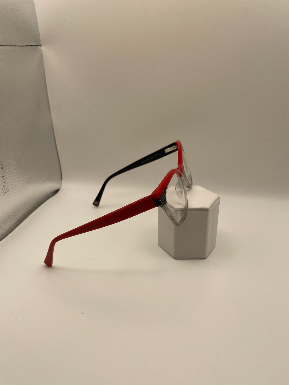 gx by GWEN STEFANI Brand GX078 Model 50 Eye Red NEW