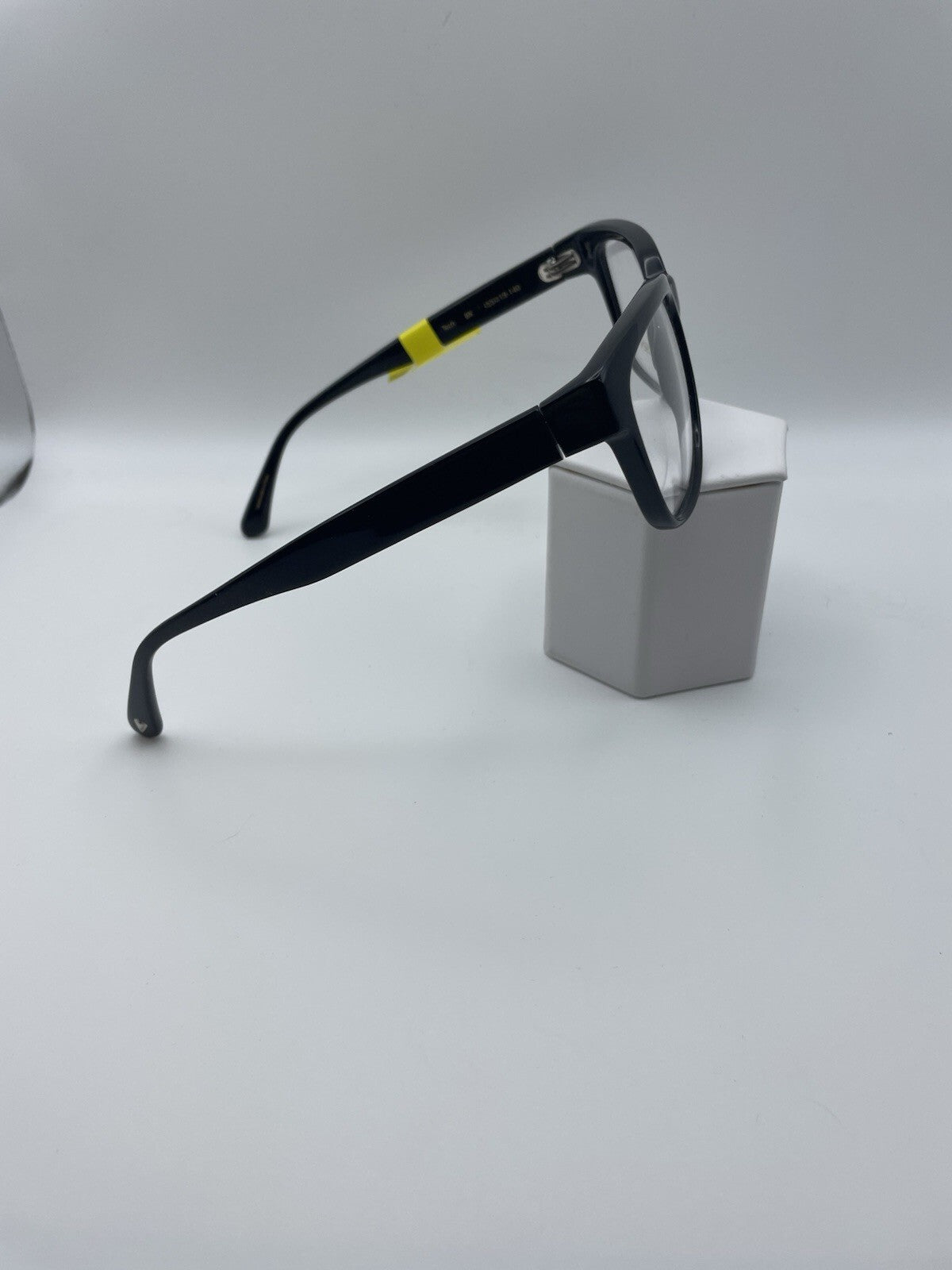 Zac Posen Brand Tech Model 55 Eye Black NEW