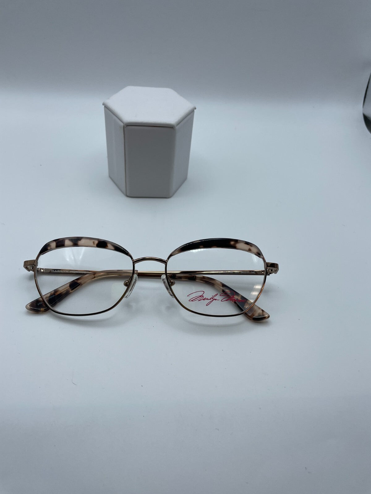 Marilyn Monroe Brand MMO166 Model 54 Eye Pink Tort NEW