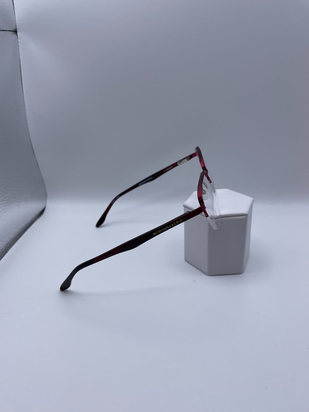 BCBGMAXAZRIA Brand Vincezia Model 52 Eye Red NEW
