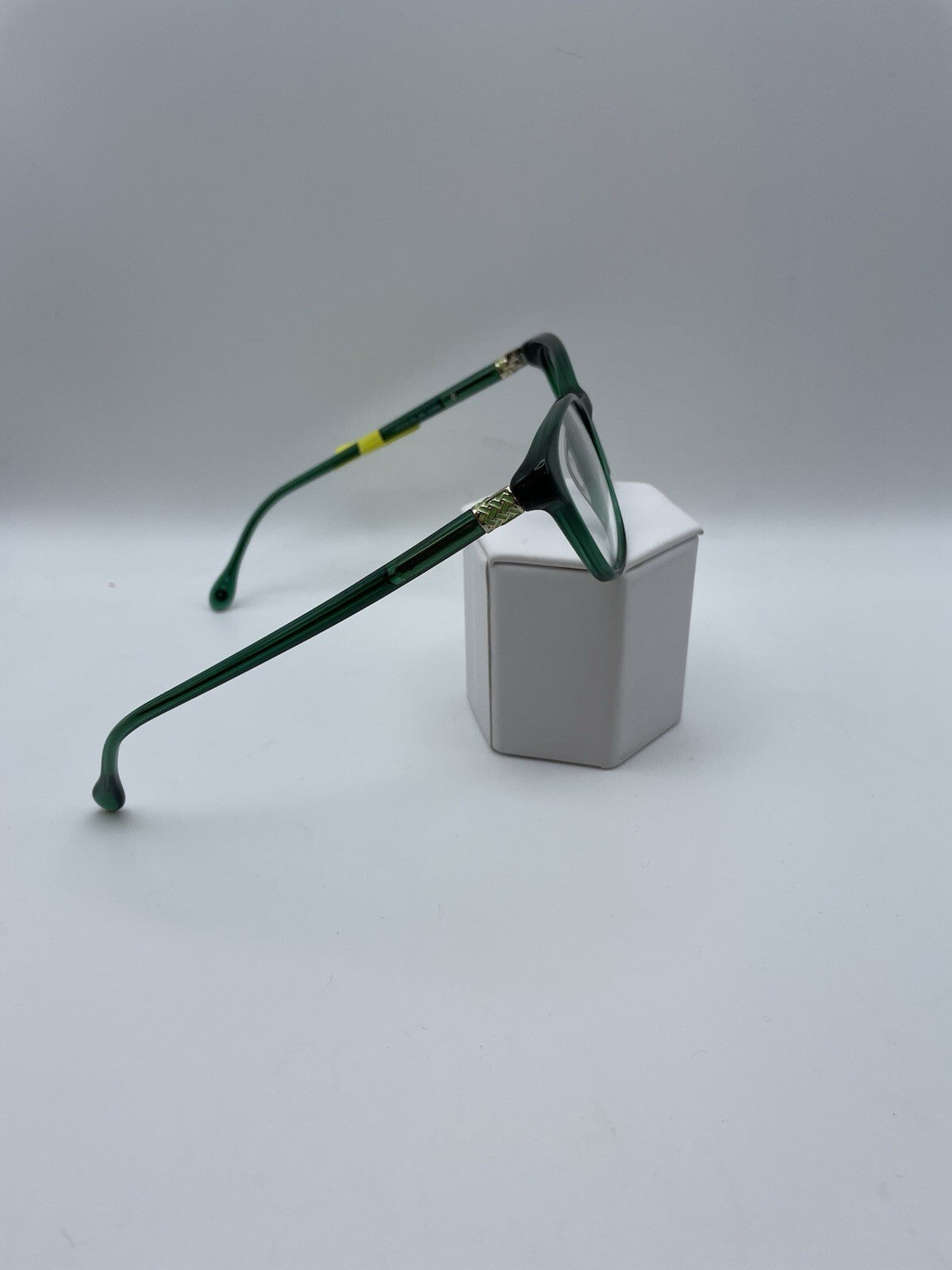 Lily Pulitzer Brand Lindley Model 50 Eye Green NEW