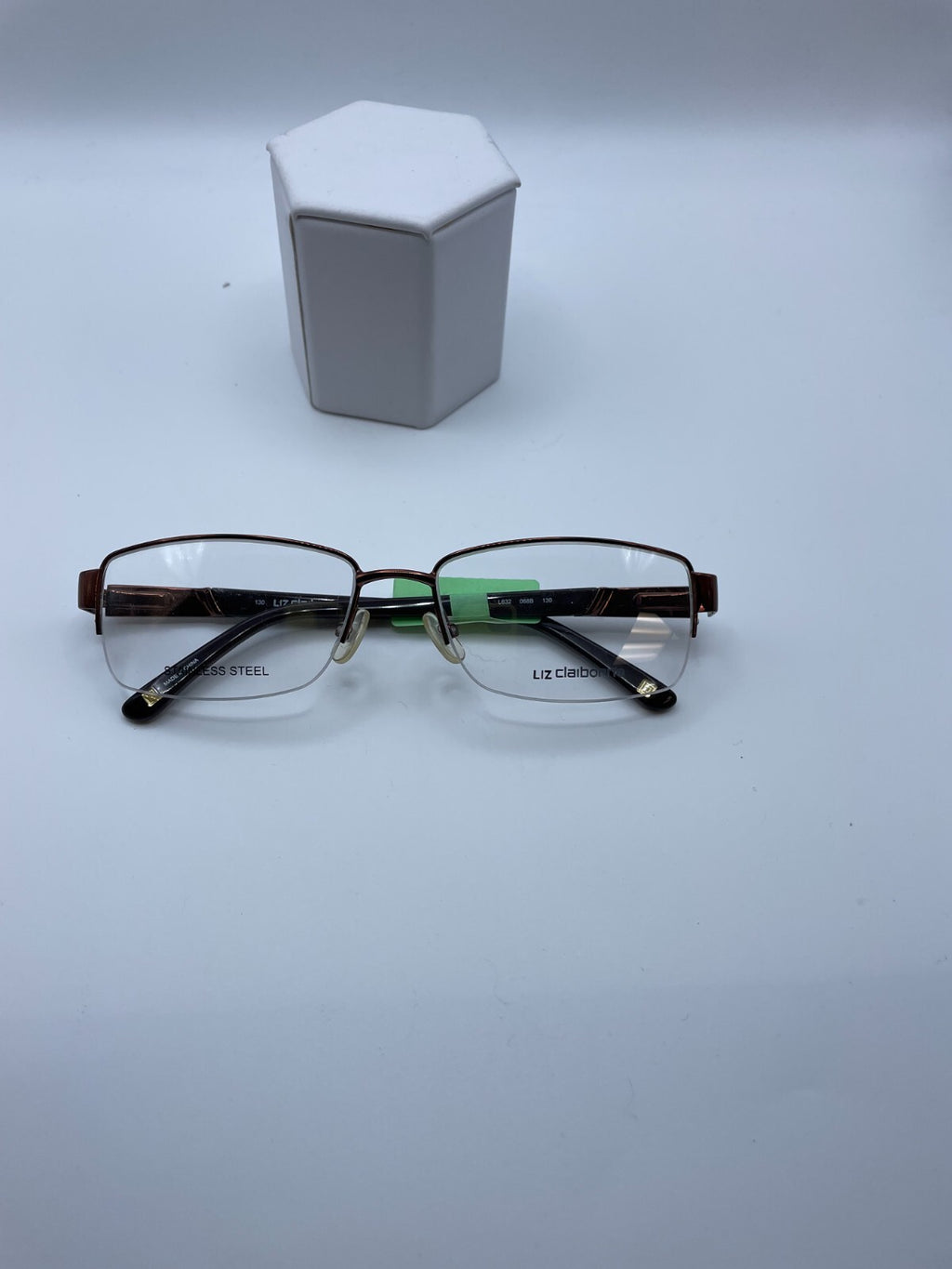 Liz Claiborne Brand L632 Model 53 Eye Brown NEW