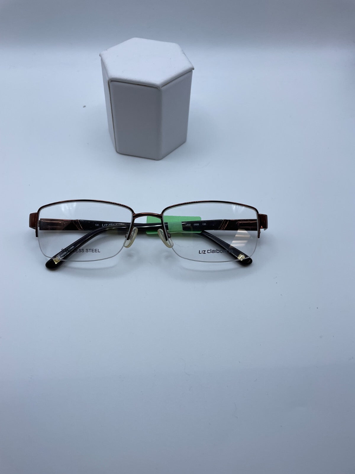 Liz Claiborne Brand L632 Model 53 Eye Brown NEW