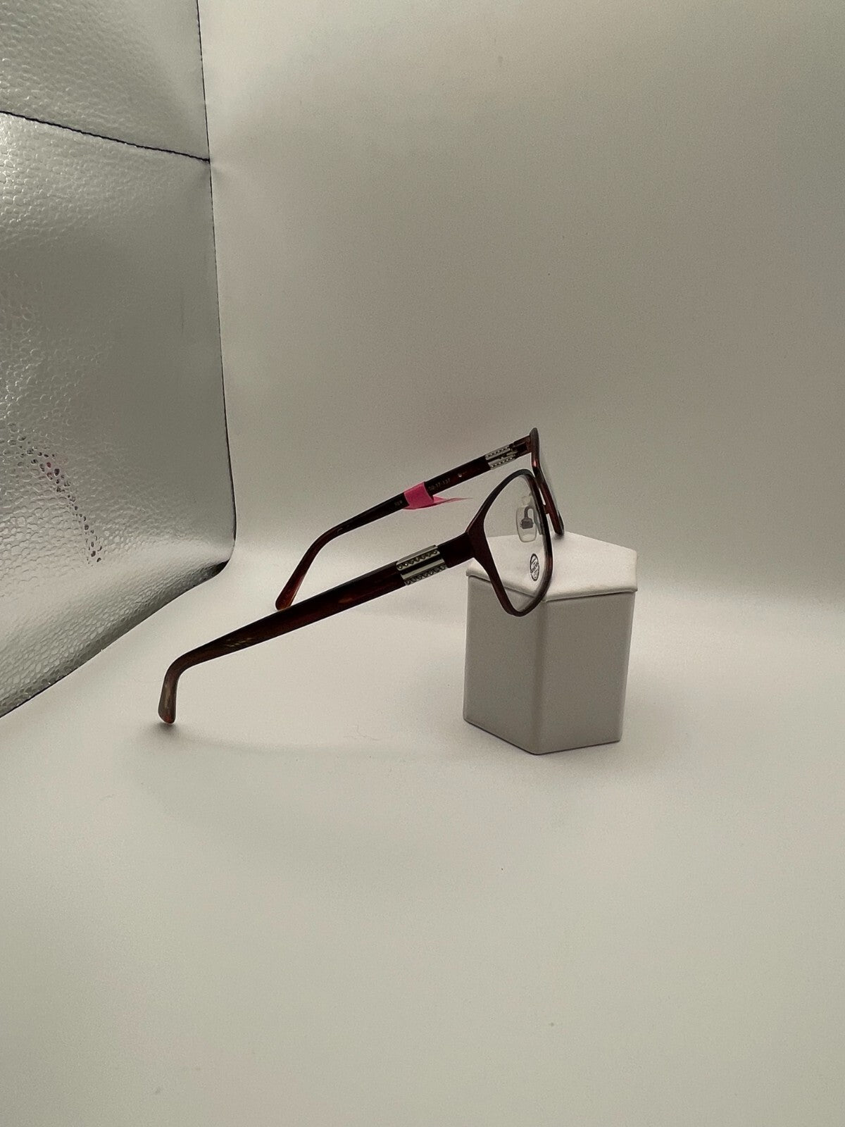 VERA WANG Brand Llya Model 50 Eye Burgundy NEW