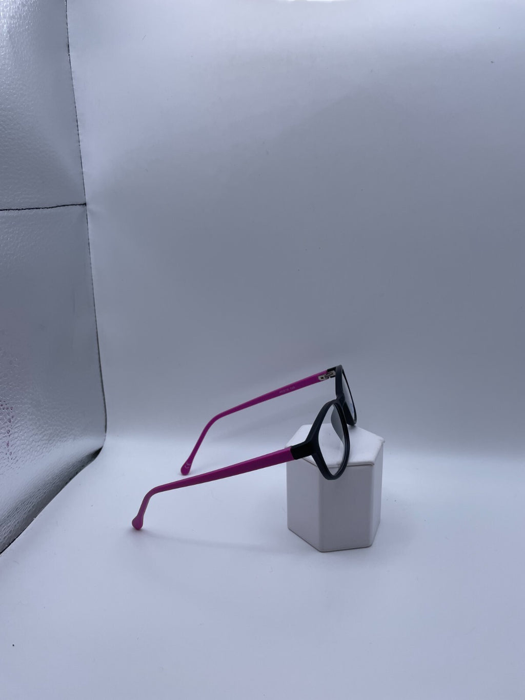 Modern Optical Brand Yippee Model 49 Eye Black/Hot Pink NEW