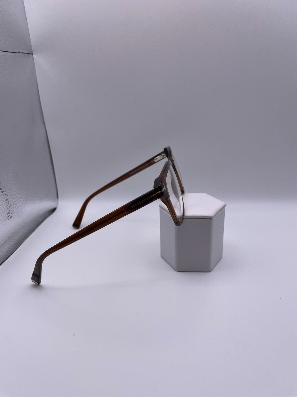 TOM FORD Brand TF5661-B Model 54 Eye Brown Crystal NEW
