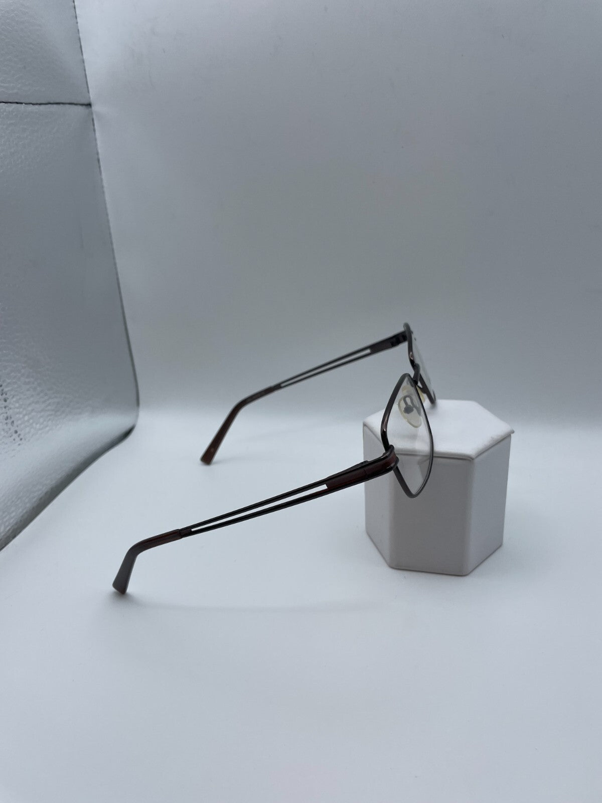 Blink Brand 1044 Model 53 Eye Brown NEW