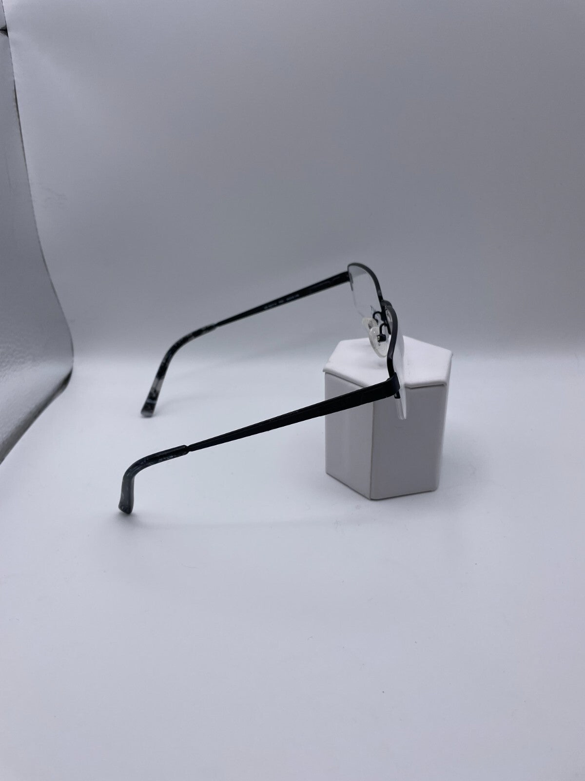 GANT Brand GA A217-4 Model 56 Eye Black NEW