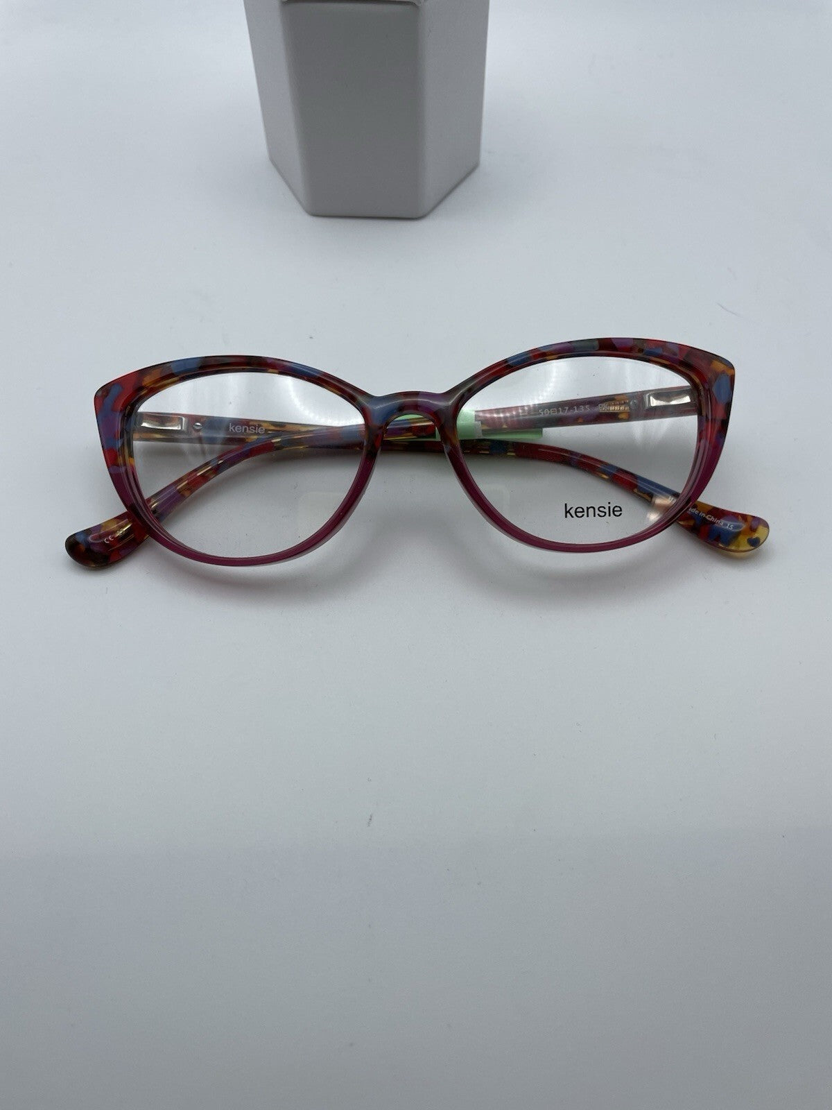 Kensie Brand Flattering Model 50 Eye Pink NEW