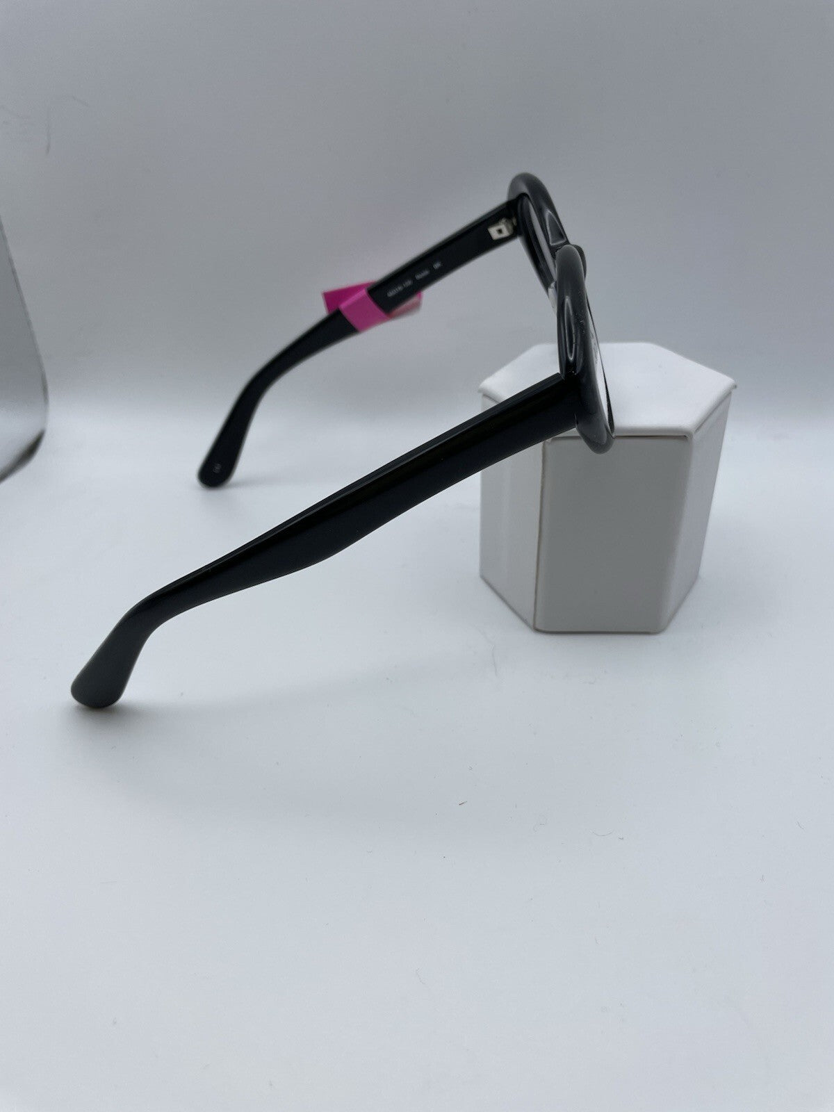 VERA WANG Brand Rosie Model 45 Eye Black NEW