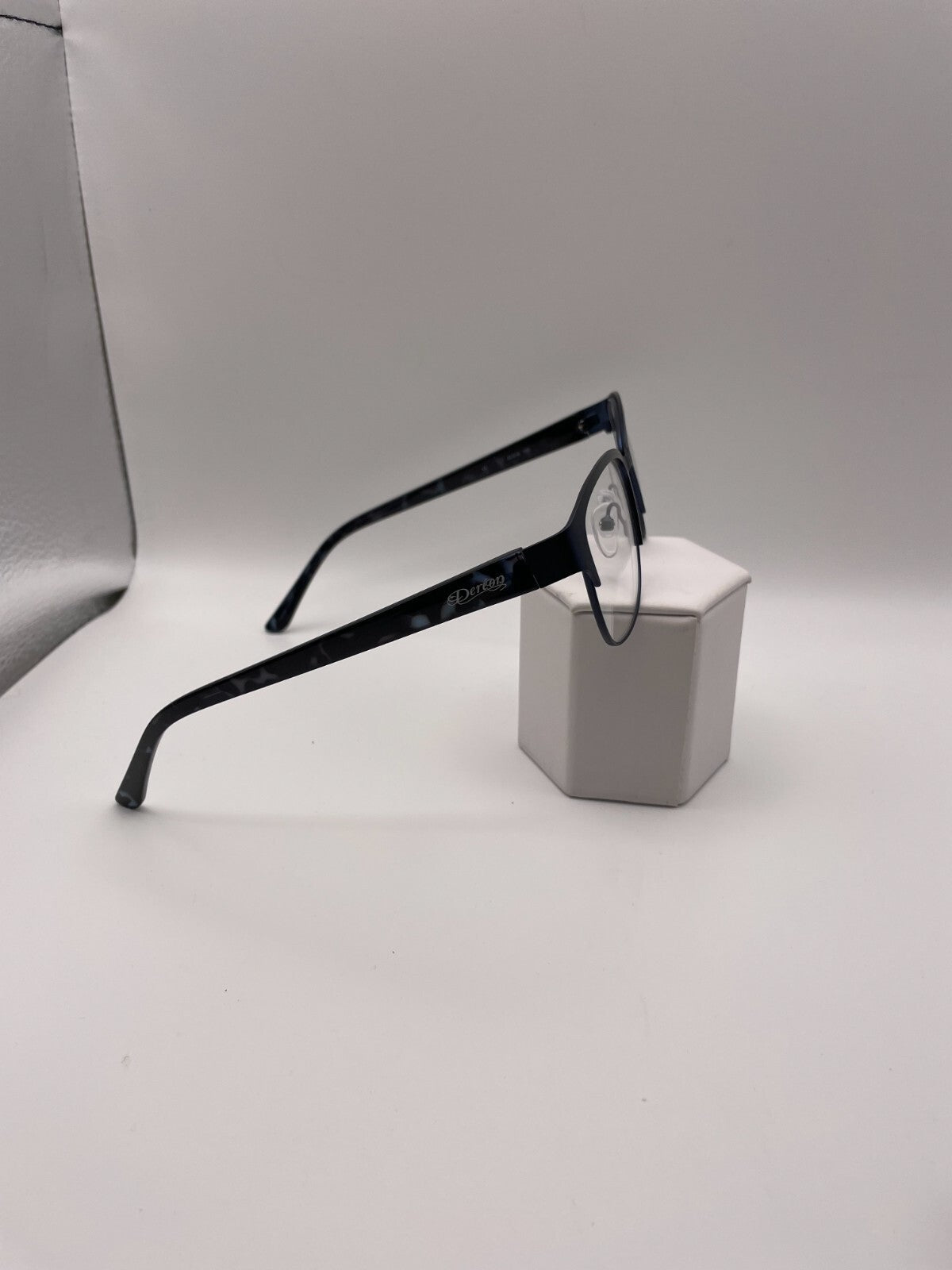 Dereon Brand DOV528 Model 52 Eye Blue NEW