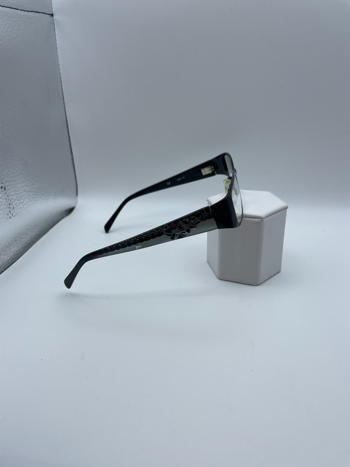 Oleg Cassini Brand OCO342 Model 52 Eye Black NEW