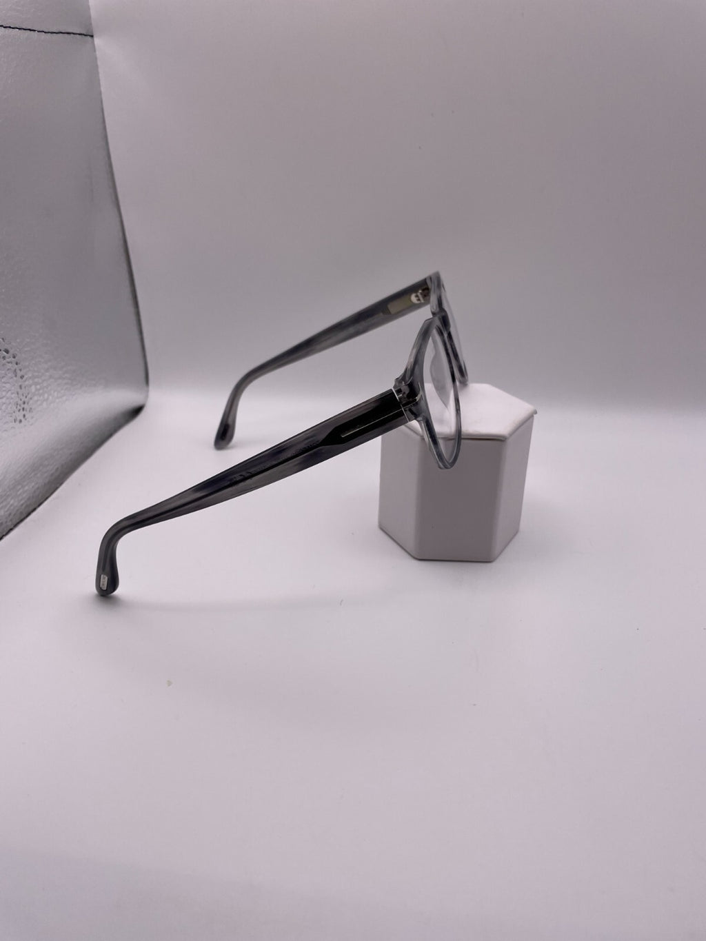 TOM FORD Brand TF5898-B Model 52 Eye Striped Grey Havana NEW