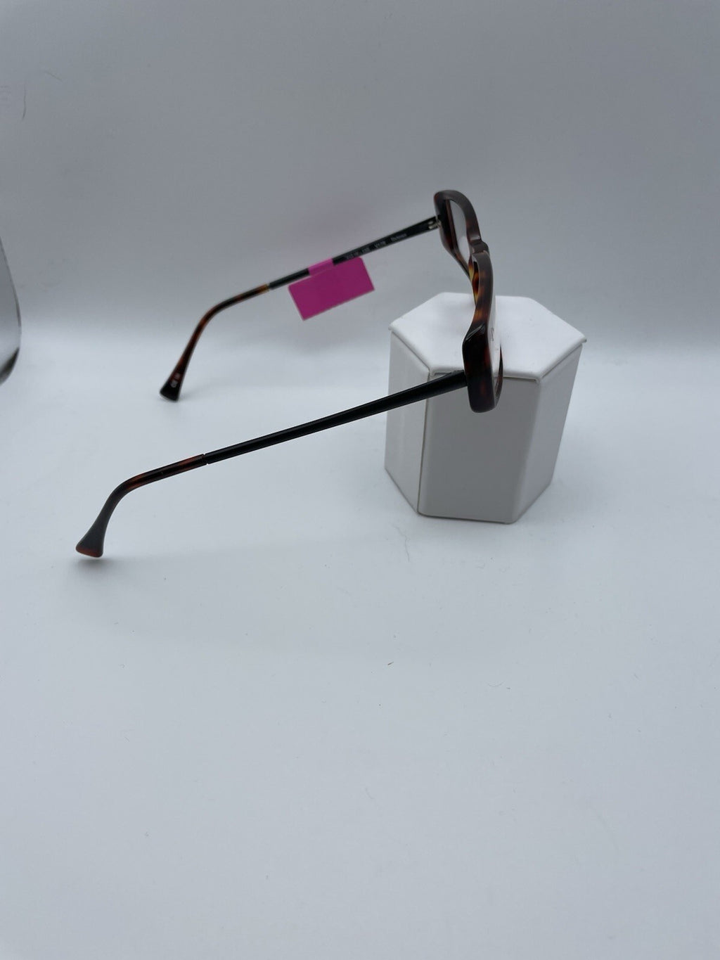 VERA WANG Brand V178 Model 50 Eye Tortoise NEW