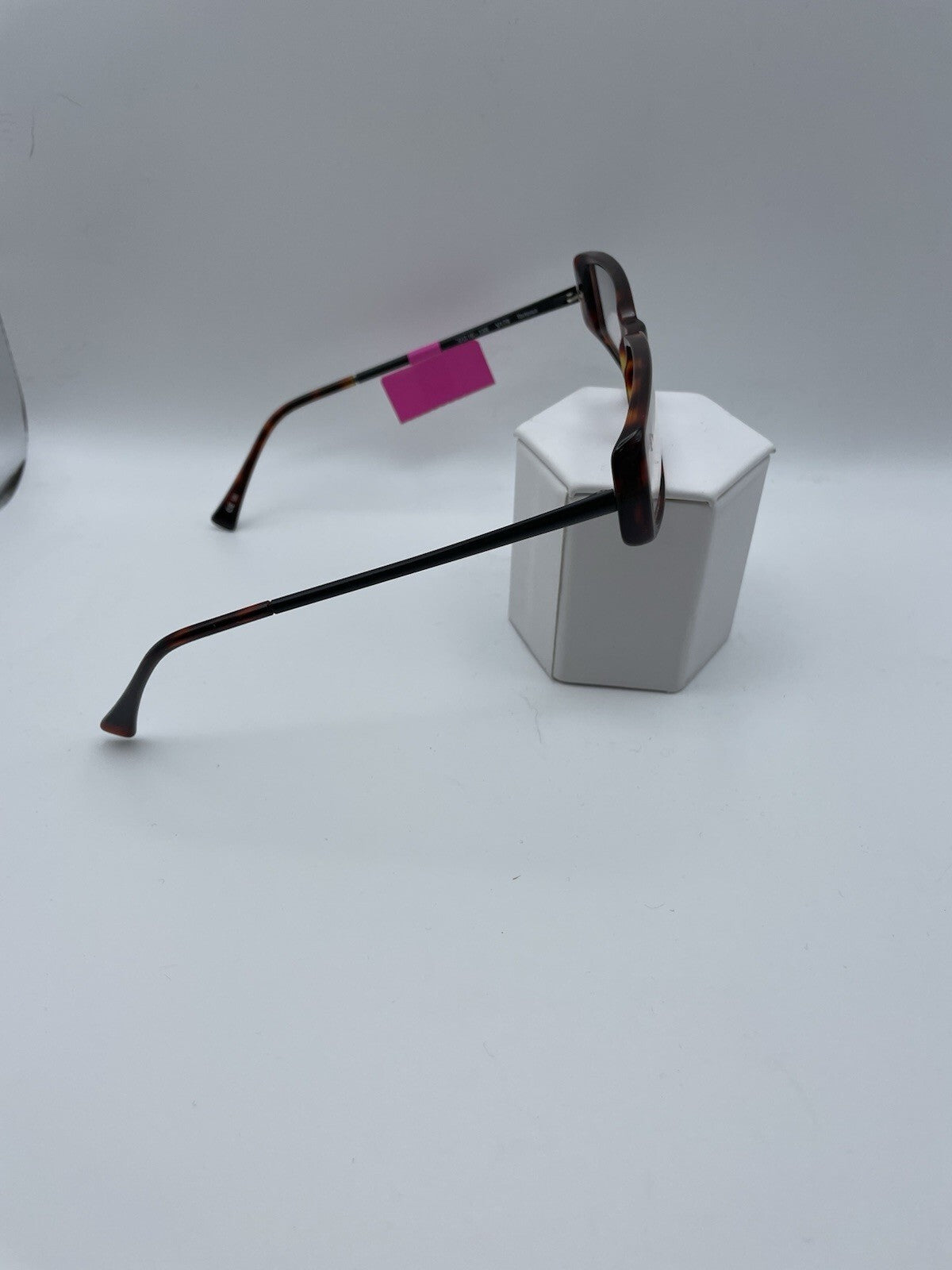 VERA WANG Brand V178 Model 50 Eye Tortoise NEW