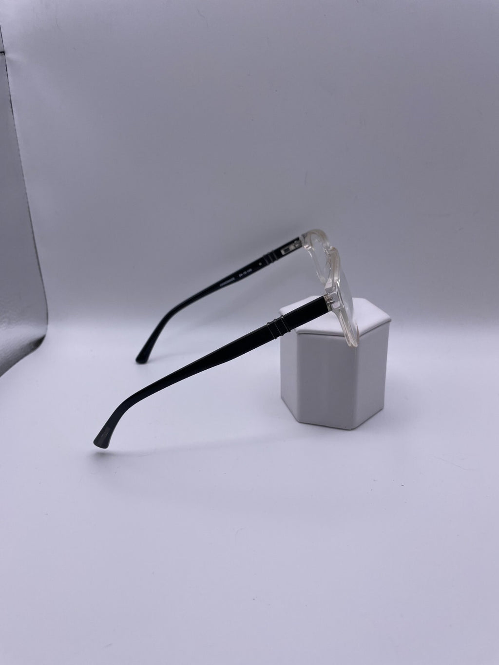 Vince Camuto Brand VG257 Model 54 Eye XBLK SHINYCRYSTAL/BLACK NEW
