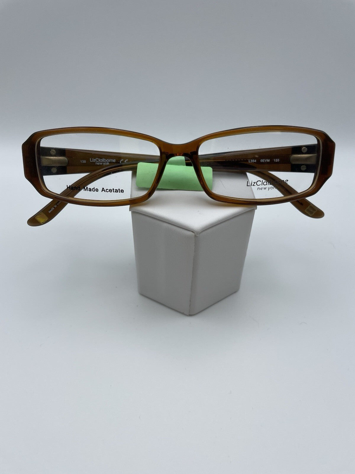 Liz Claiborne Brand L354 Model 54 Eye Brown NEW