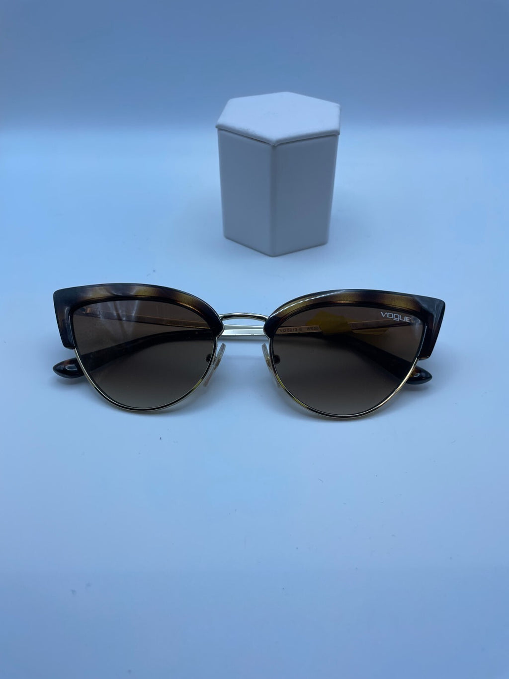 Vogue Brand VO 5212-S Model 55 Eye Tortoise NEW