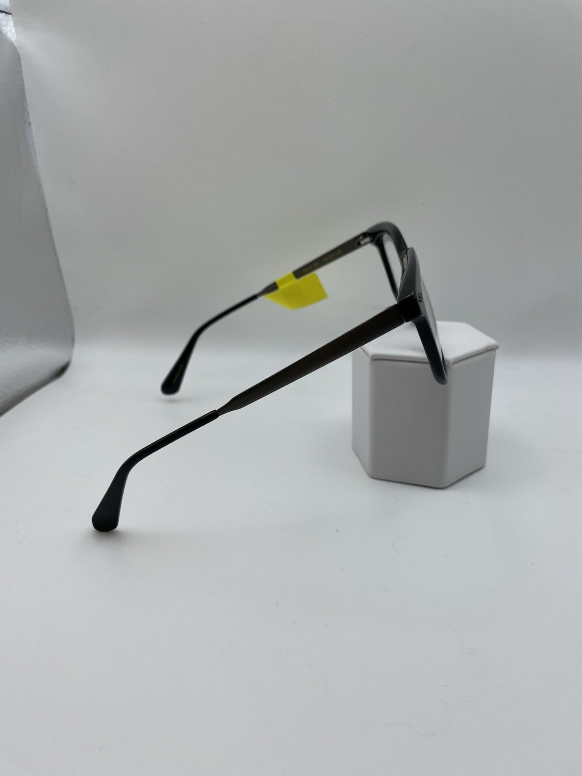 Zac Posen Brand Rhys Model 50 Eye Black NEW