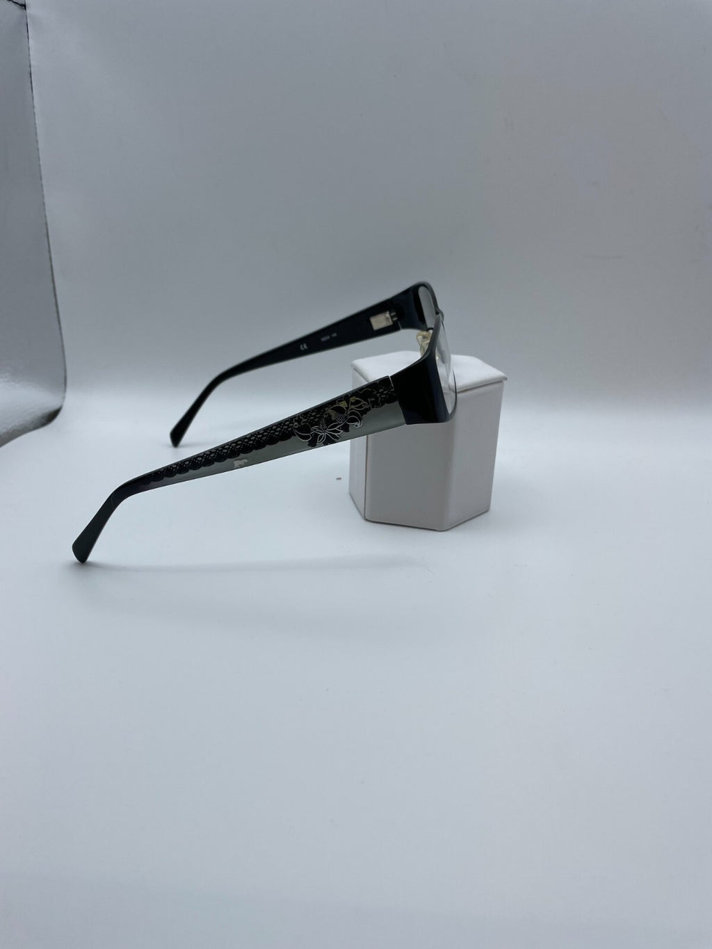 Oleg Cassini Brand OCO342 Model 52 Eye Black NEW