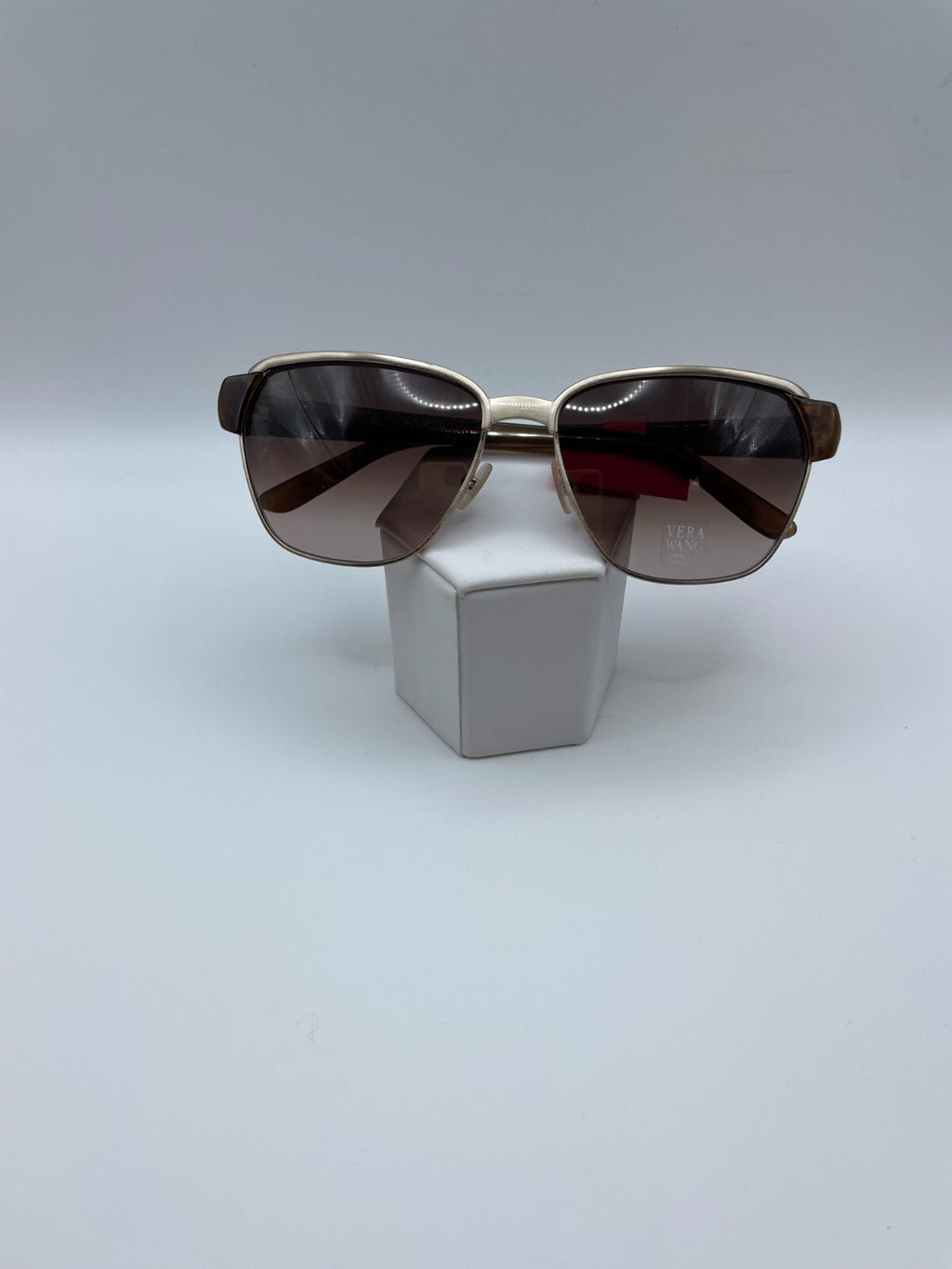 VERA WANG Brand Arden Model 57 Eye Brown NEW