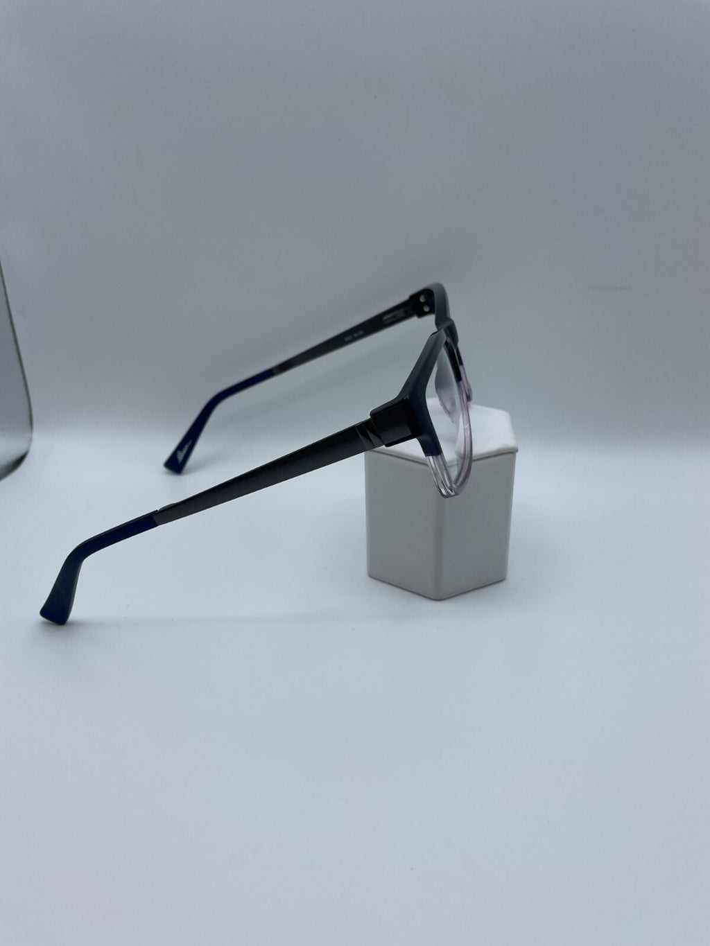 Elan Brand 3021 Model 54 Eye Blue NEW