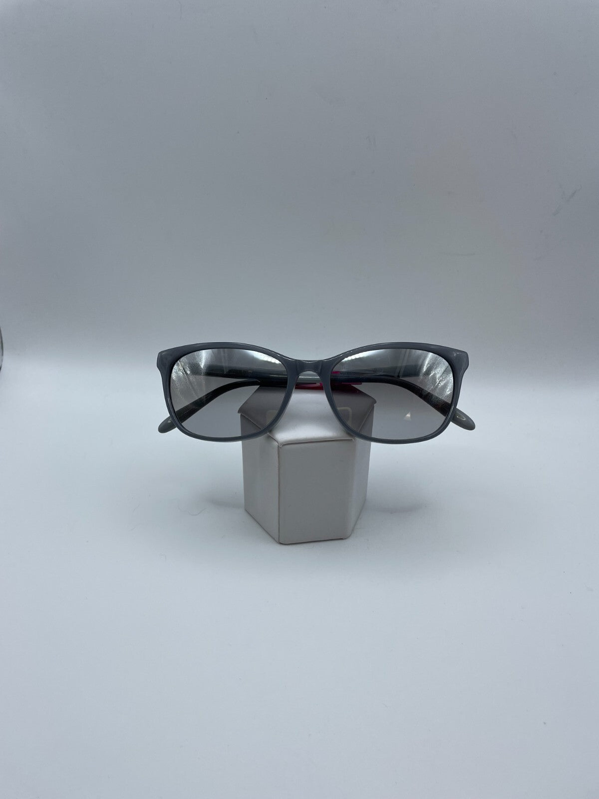 VERA WANG Brand Miki Model 53 Eye Dove NEW