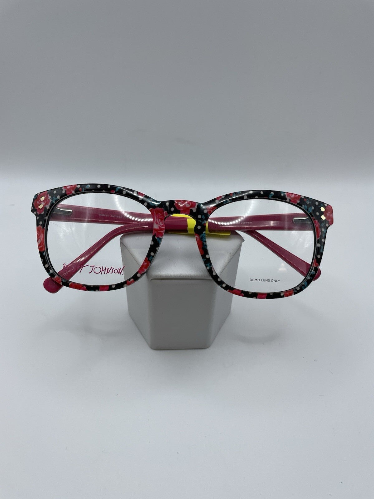 Betsey Johnson Brand Fierce Model 52 Eye Pink NEW