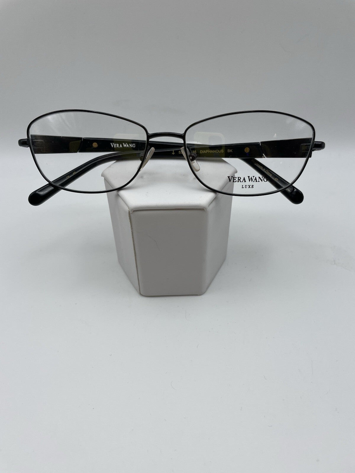 VERA WANG Brand Diaphanous Model 53 Eye Black NEW