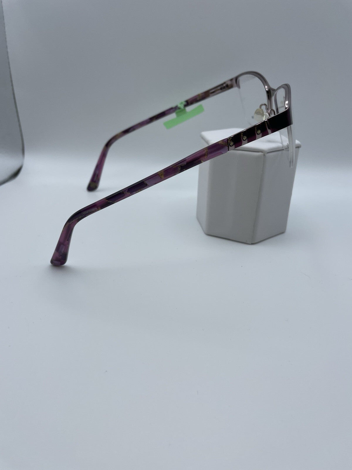Liz Claiborne Brand L615 Model 55 Eye Purple NEW